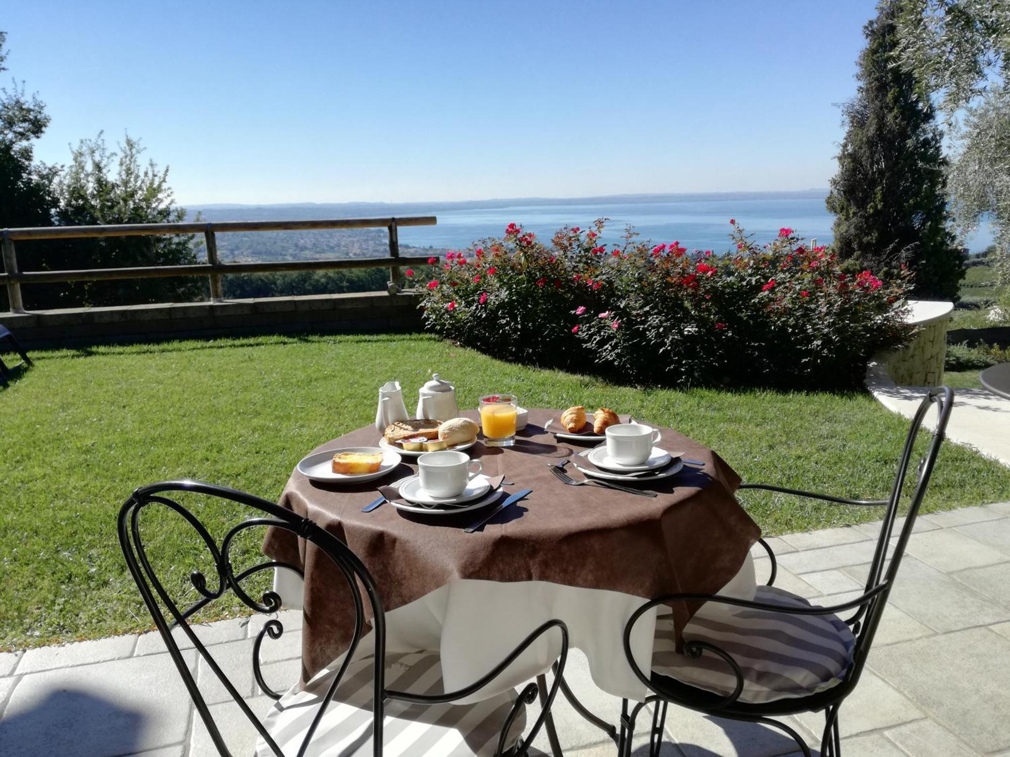 Relais Colle San Giorgio Bed and Breakfast Bardolino Eksteriør billede