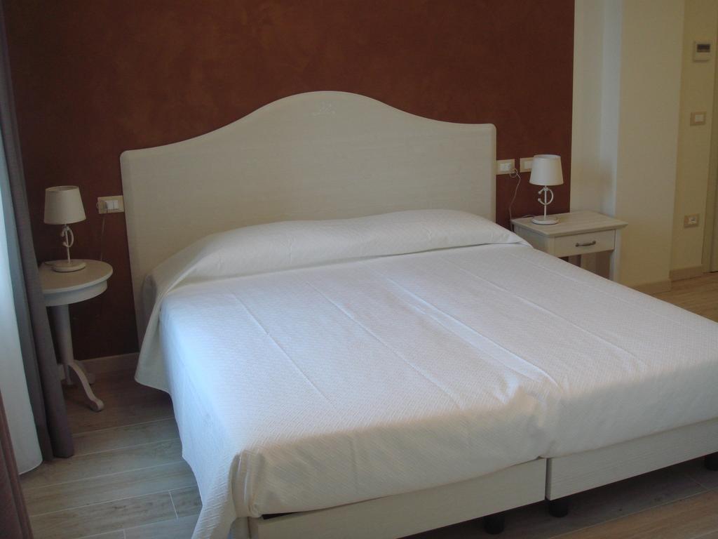 Relais Colle San Giorgio Bed and Breakfast Bardolino Værelse billede