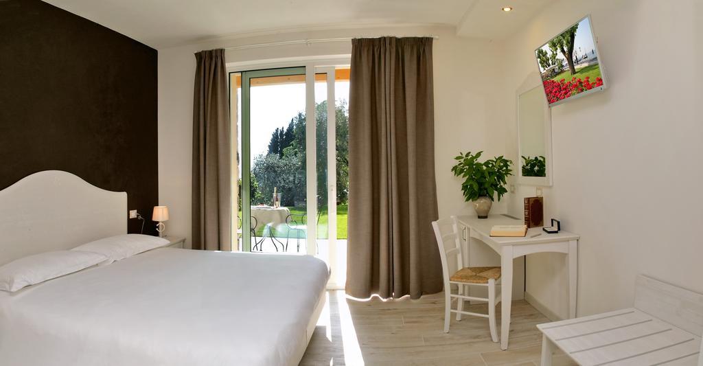 Relais Colle San Giorgio Bed and Breakfast Bardolino Værelse billede